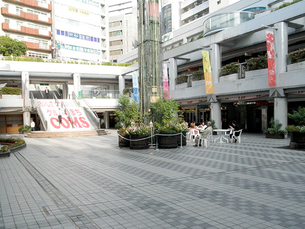 京橋コムズガーデン