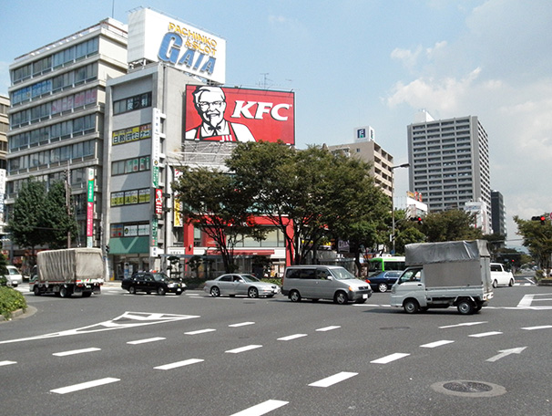 上本町交差点東 ローソン前